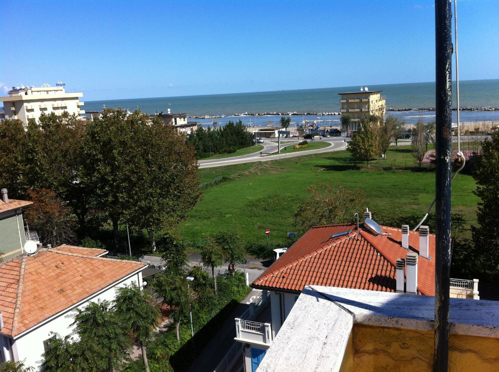 Hotel Viking Rimini Bagian luar foto