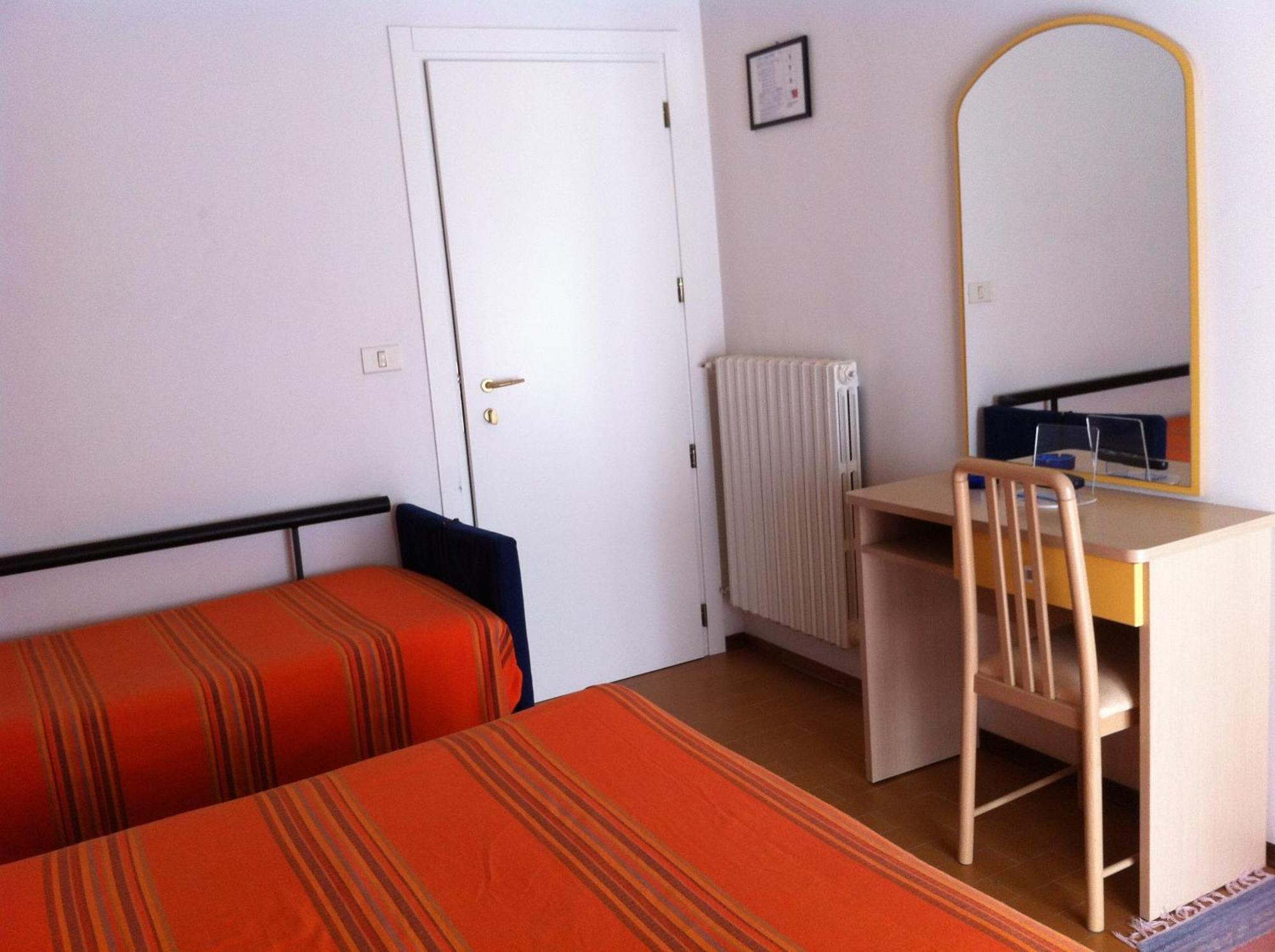 Hotel Viking Rimini Bagian luar foto
