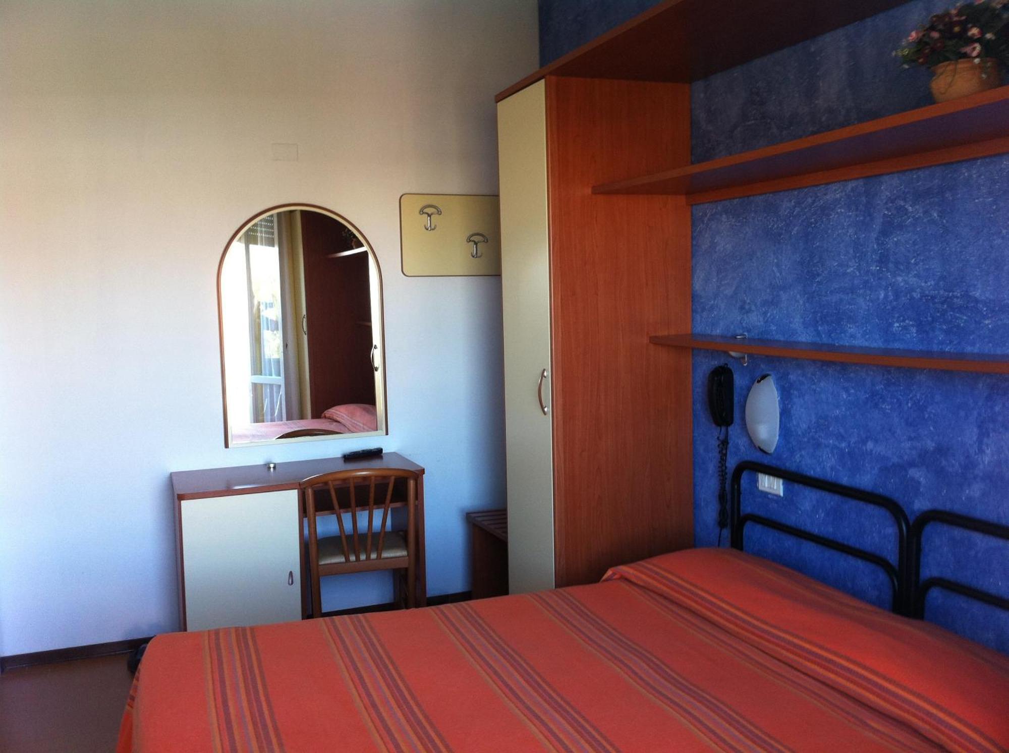 Hotel Viking Rimini Bagian luar foto