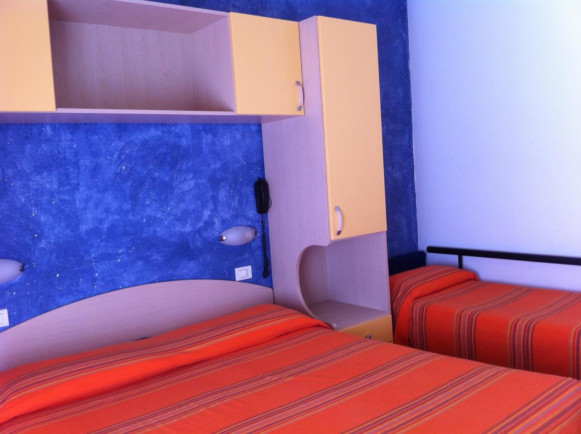 Hotel Viking Rimini Bagian luar foto