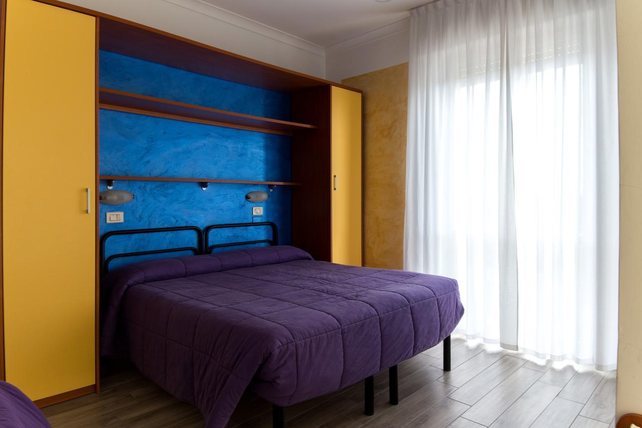 Hotel Viking Rimini Bagian luar foto